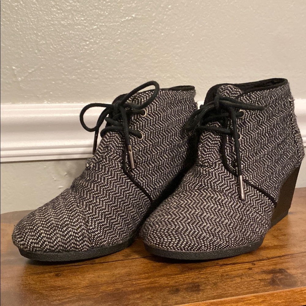 Toms Black and White Wedge Shoes with Lace-Up Design